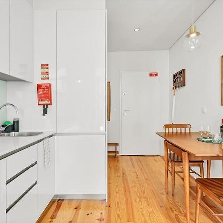 Host Wise - Lovely Shinny Flats With Balcony - Clerigos Porto Luaran gambar
