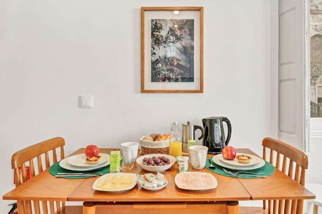 Host Wise - Lovely Shinny Flats With Balcony - Clerigos Porto Luaran gambar