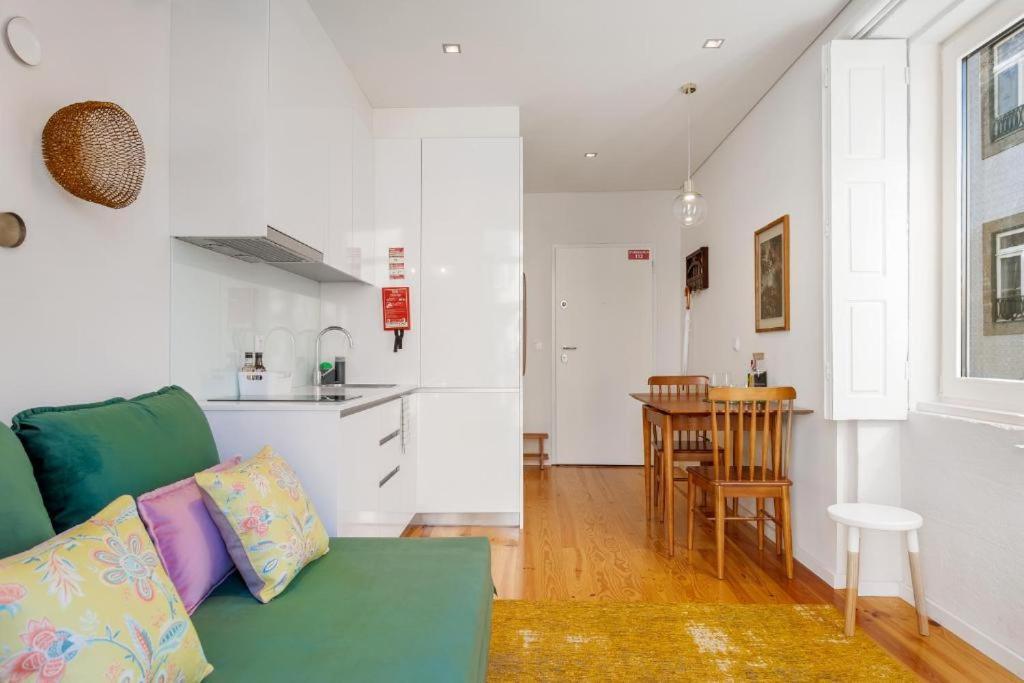 Host Wise - Lovely Shinny Flats With Balcony - Clerigos Porto Luaran gambar