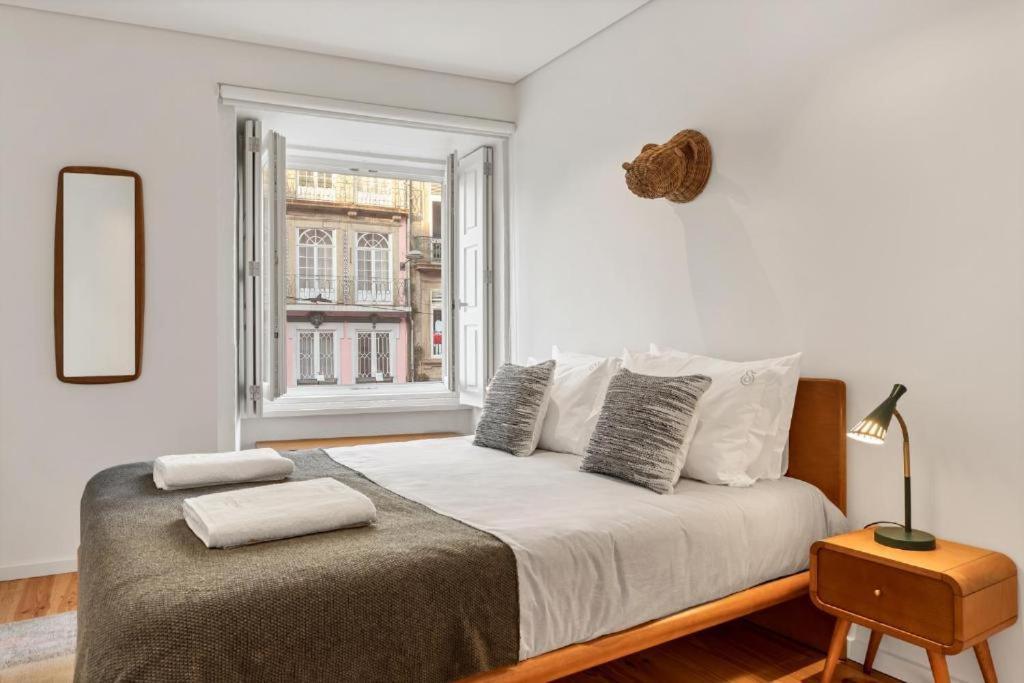 Host Wise - Lovely Shinny Flats With Balcony - Clerigos Porto Luaran gambar