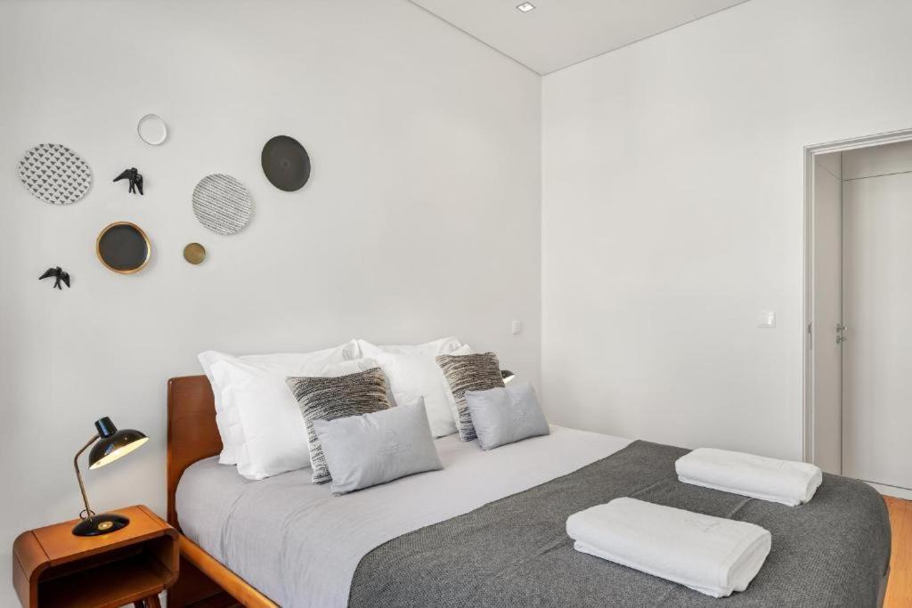 Host Wise - Lovely Shinny Flats With Balcony - Clerigos Porto Luaran gambar