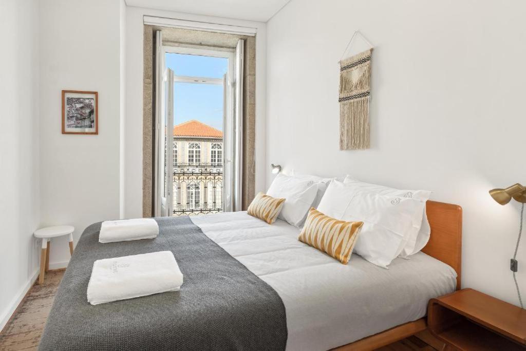 Host Wise - Lovely Shinny Flats With Balcony - Clerigos Porto Luaran gambar
