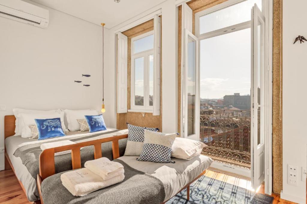 Host Wise - Lovely Shinny Flats With Balcony - Clerigos Porto Luaran gambar