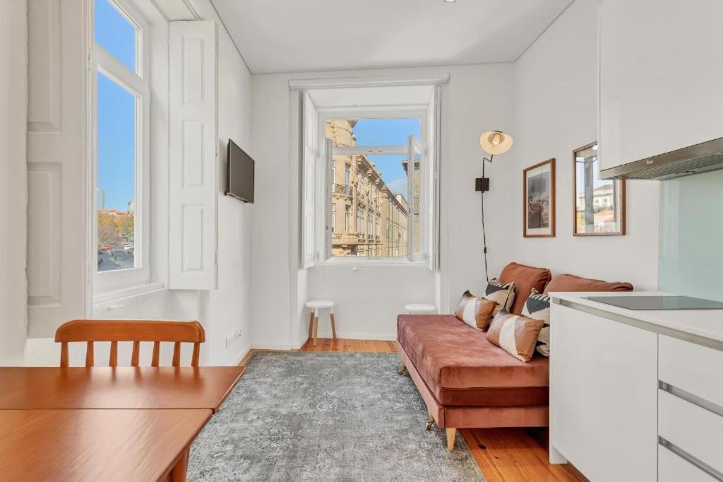 Host Wise - Lovely Shinny Flats With Balcony - Clerigos Porto Luaran gambar
