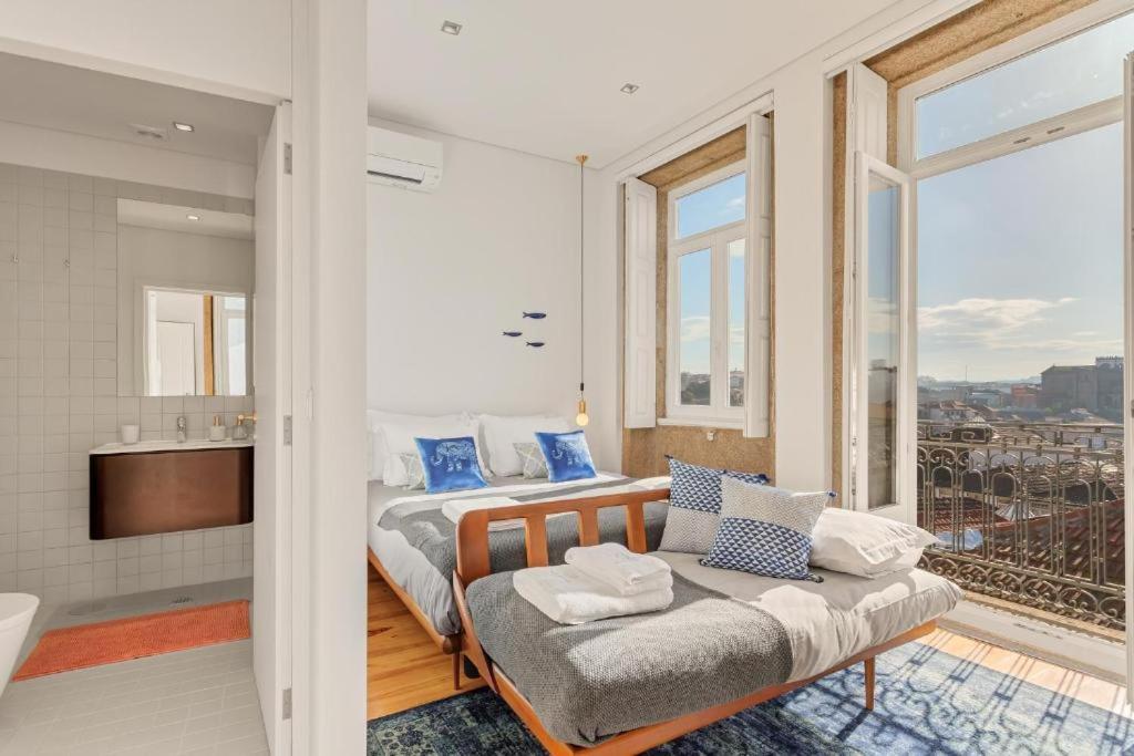 Host Wise - Lovely Shinny Flats With Balcony - Clerigos Porto Luaran gambar