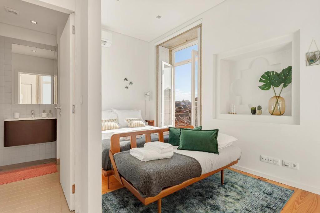 Host Wise - Lovely Shinny Flats With Balcony - Clerigos Porto Luaran gambar