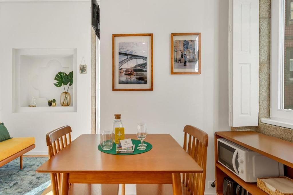 Host Wise - Lovely Shinny Flats With Balcony - Clerigos Porto Luaran gambar