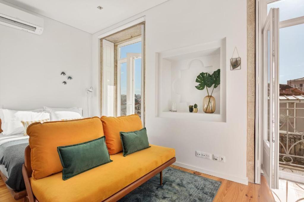 Host Wise - Lovely Shinny Flats With Balcony - Clerigos Porto Luaran gambar
