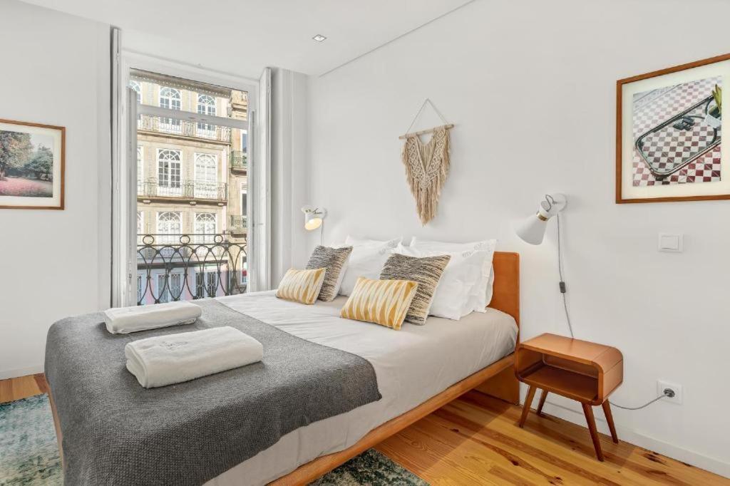 Host Wise - Lovely Shinny Flats With Balcony - Clerigos Porto Luaran gambar