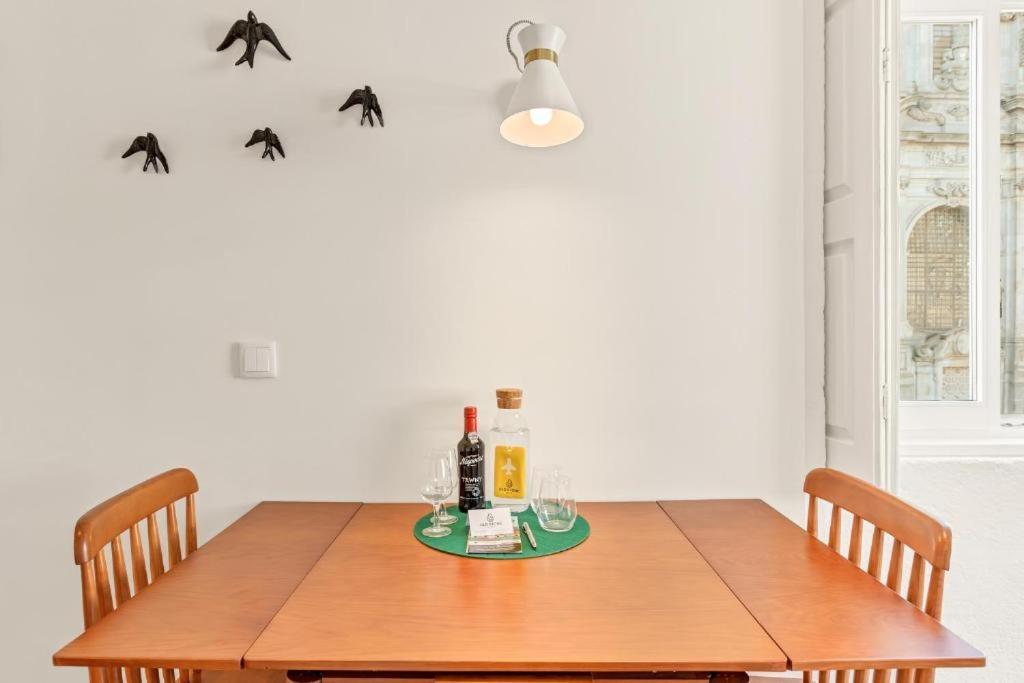 Host Wise - Lovely Shinny Flats With Balcony - Clerigos Porto Bilik gambar