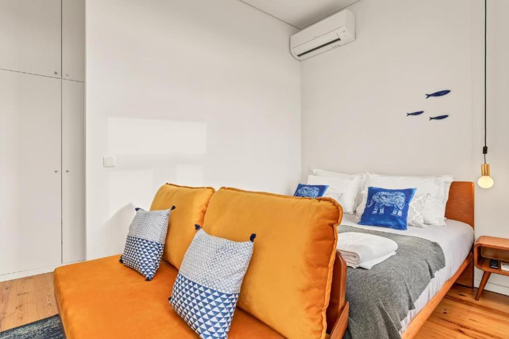 Host Wise - Lovely Shinny Flats With Balcony - Clerigos Porto Bilik gambar