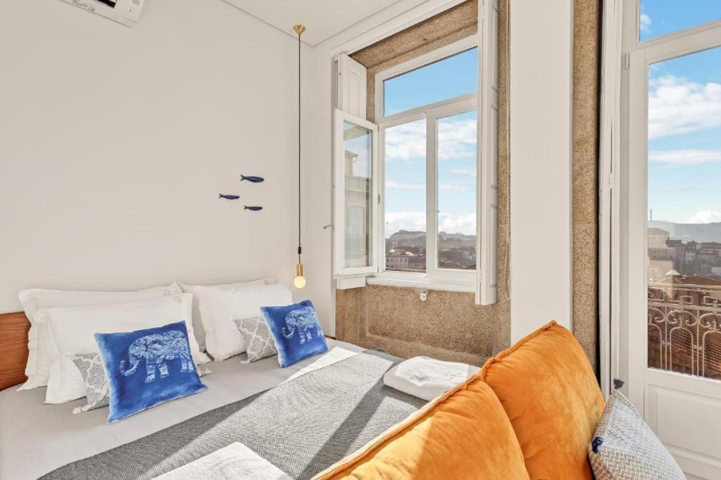 Host Wise - Lovely Shinny Flats With Balcony - Clerigos Porto Bilik gambar