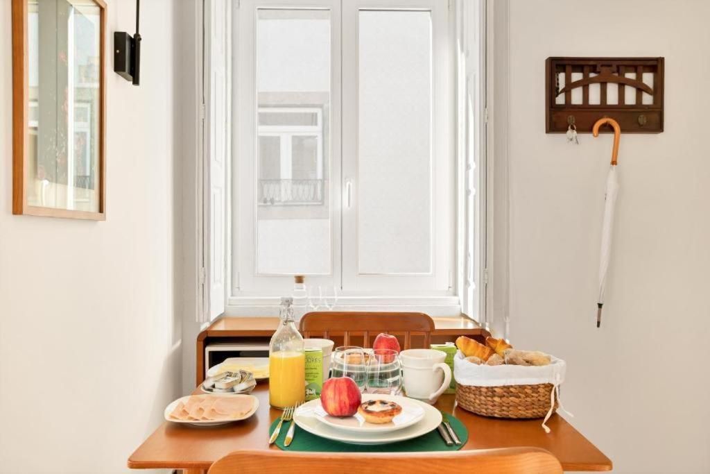Host Wise - Lovely Shinny Flats With Balcony - Clerigos Porto Bilik gambar